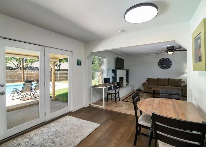 Worth Big Saltwater Pool With Big Games And Projection Screen Holiday home *