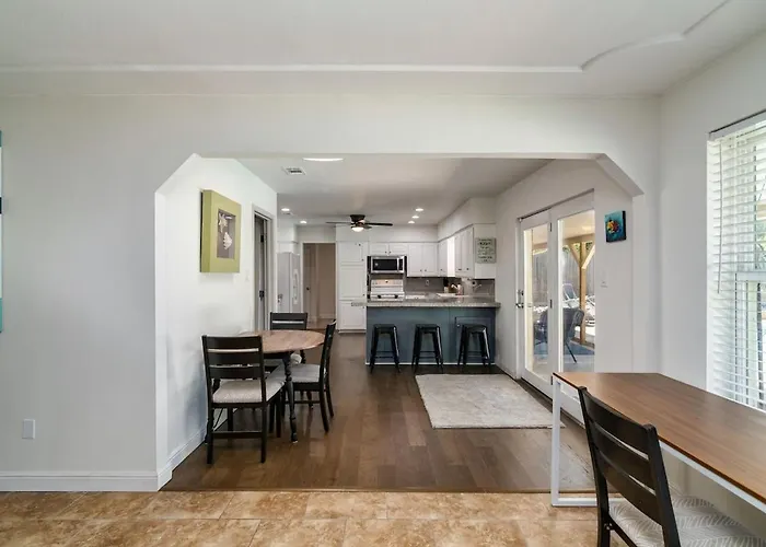 Worth Big Saltwater Pool With Big Games And Projection Screen * Fort Worth