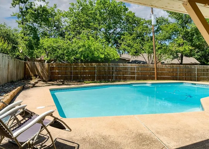 Holiday home Worth Big Saltwater Pool With Big Games And Projection Screen Fort Worth