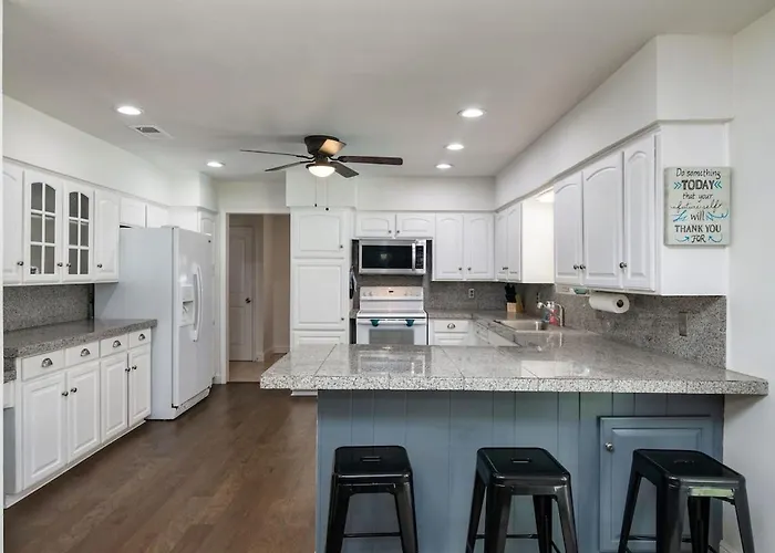 Holiday home Worth Big Saltwater Pool With Big Games And Projection Screen Fort Worth